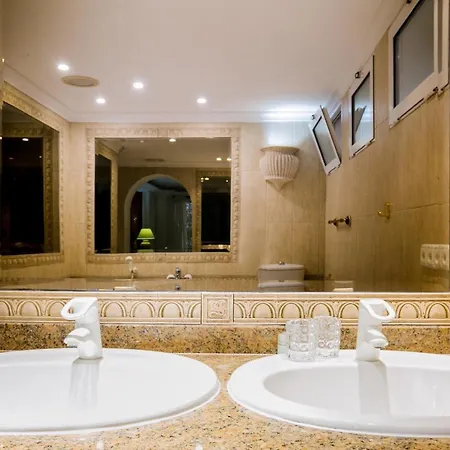 4 Liberty Suites *